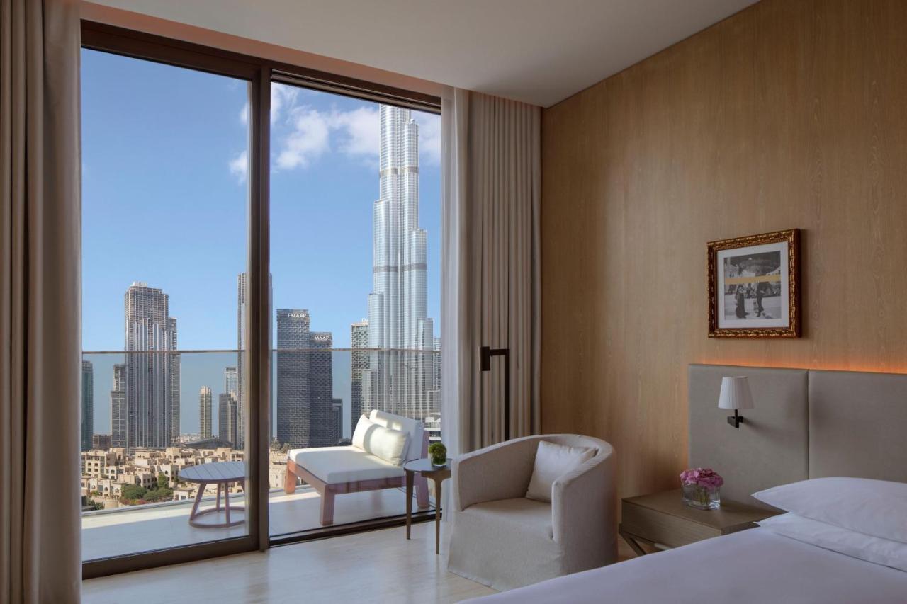 The Dubai Edition Exteriér fotografie A guest room at the Address Downtown Dubai
