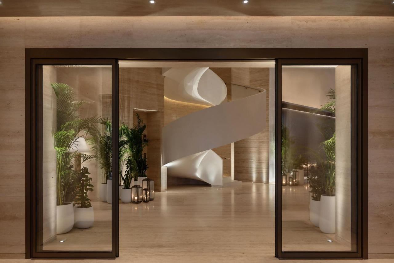 The Dubai Edition Exteriér fotografie The lobby of the hotel