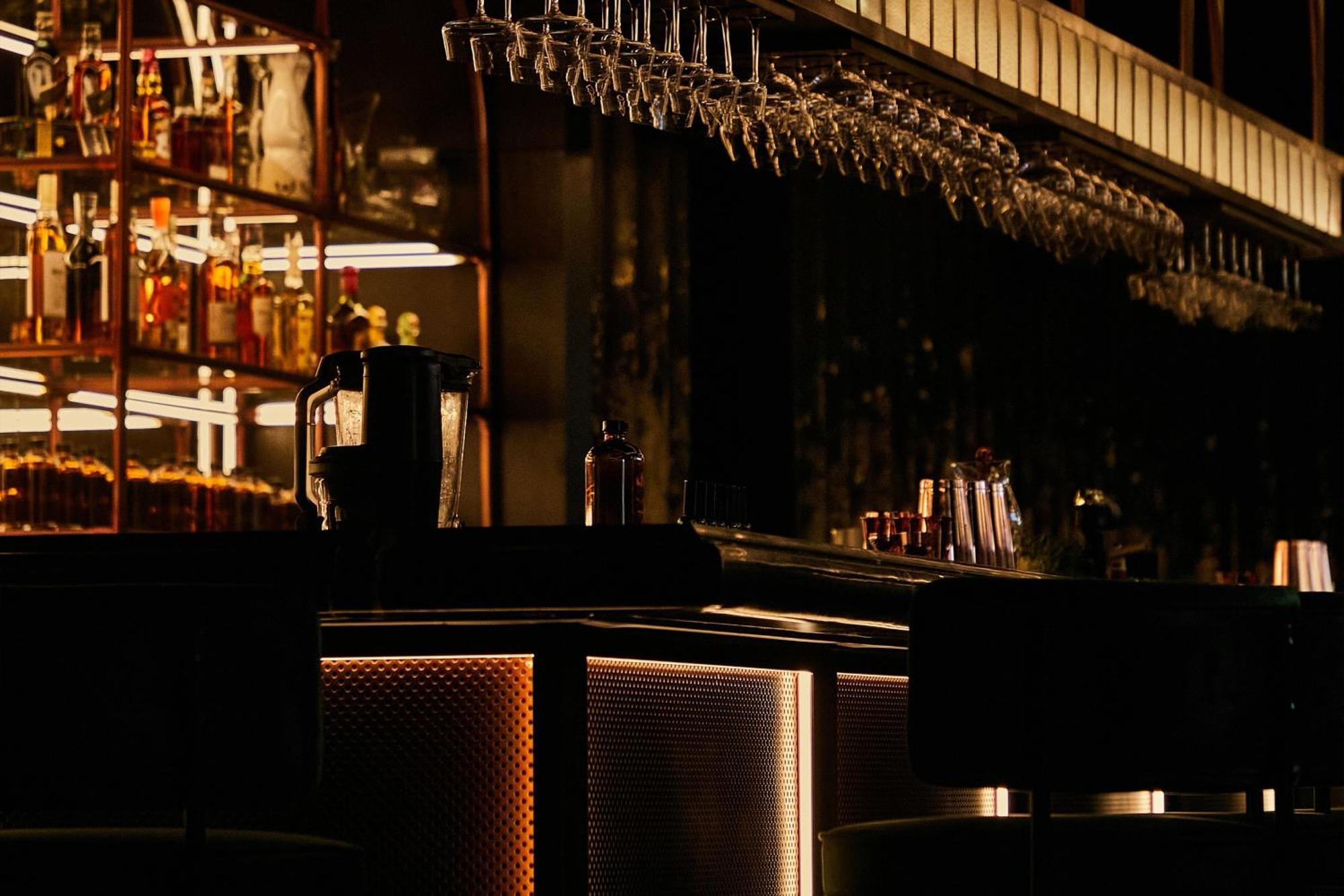 The Dubai Edition Exteriér fotografie The bar at the London Edition