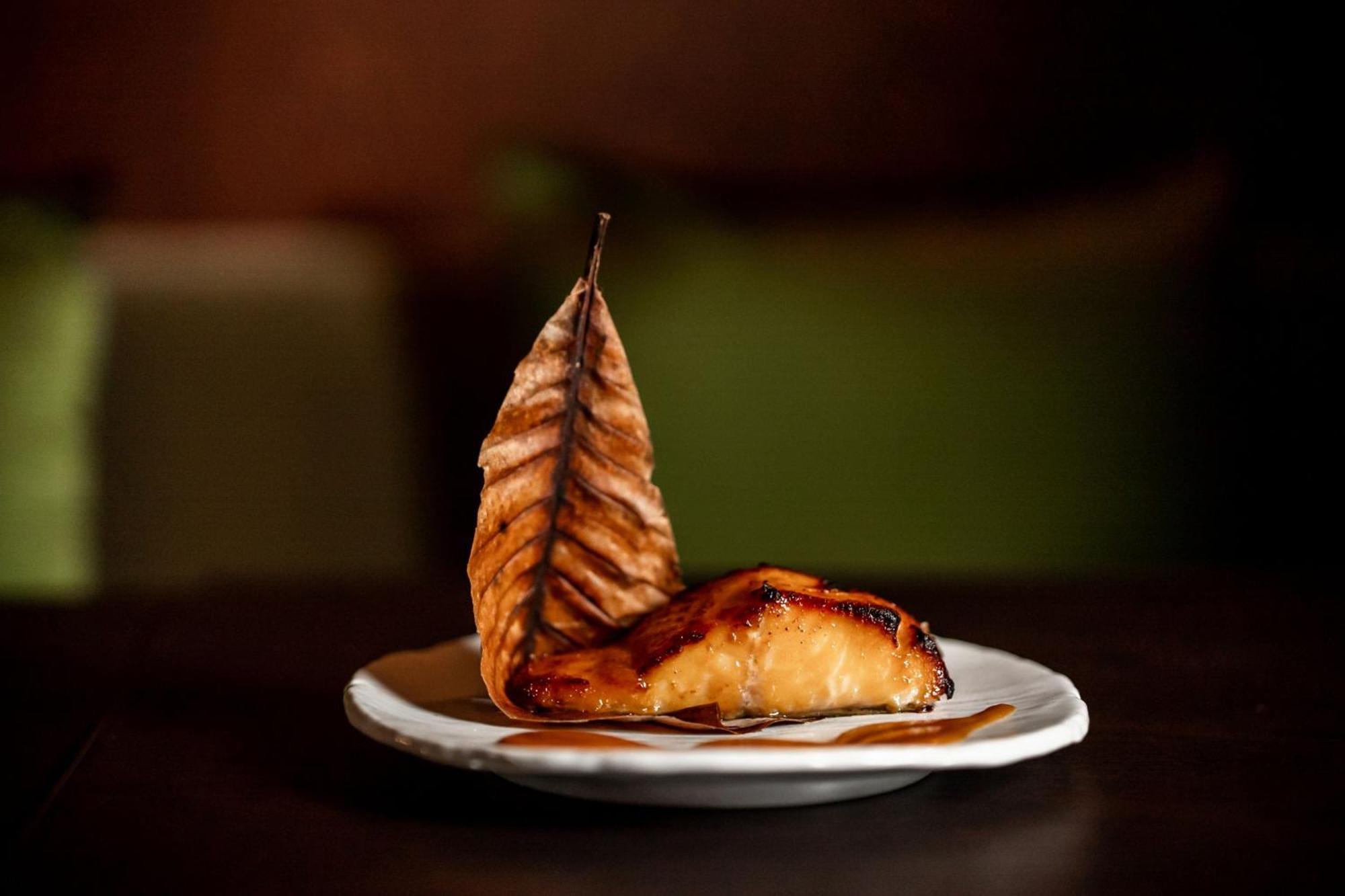 The Dubai Edition Exteriér fotografie Smoked and grilled salmon
