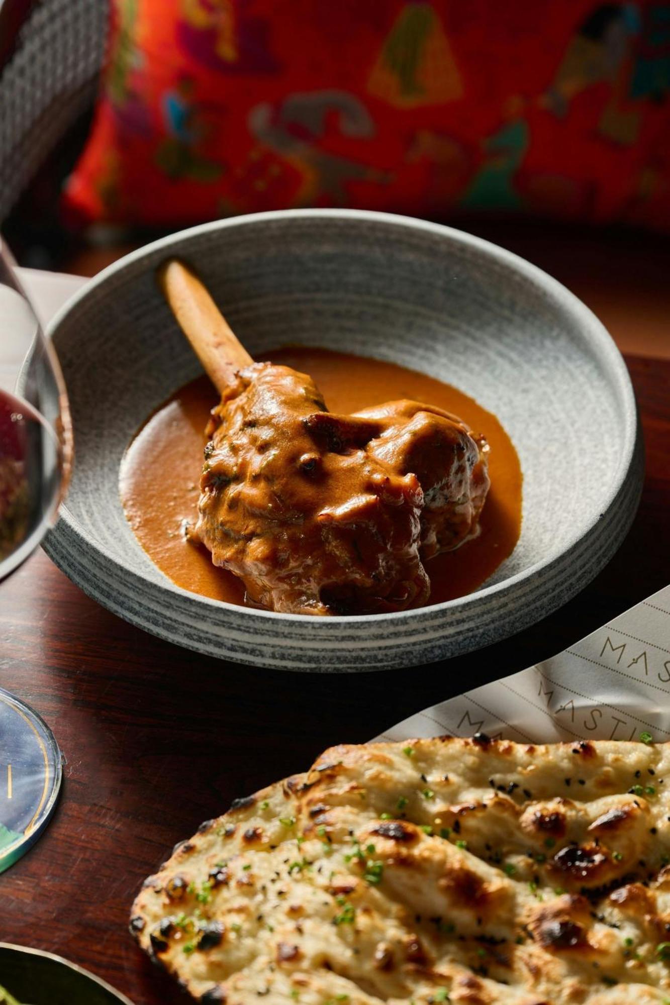 The Dubai Edition Exteriér fotografie A dish of goat's leg
